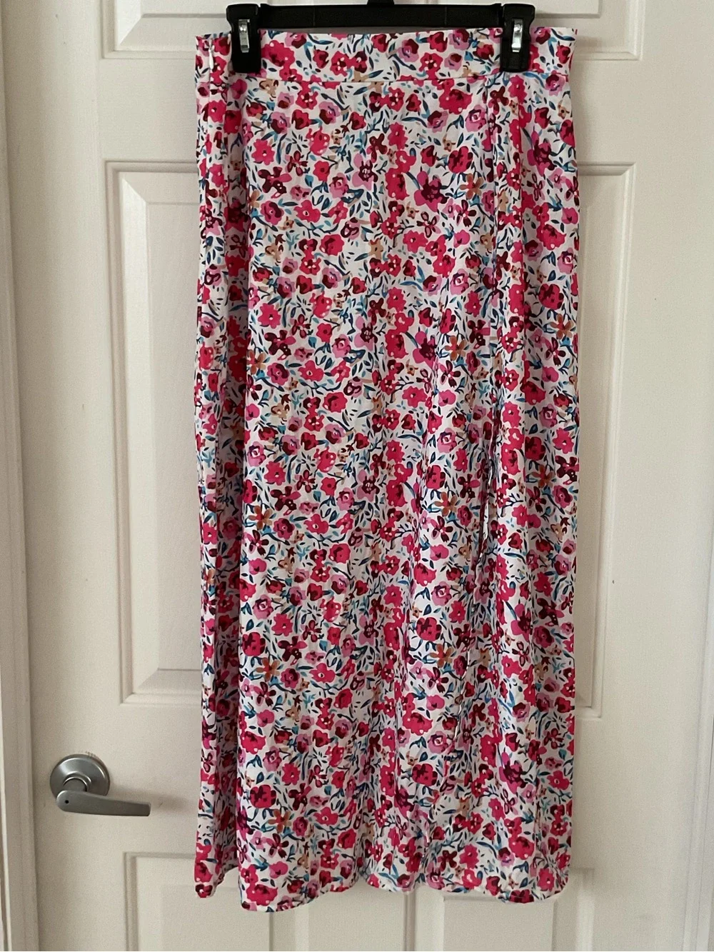 SHEIN White Maxi Skirt with Pink Floral Print